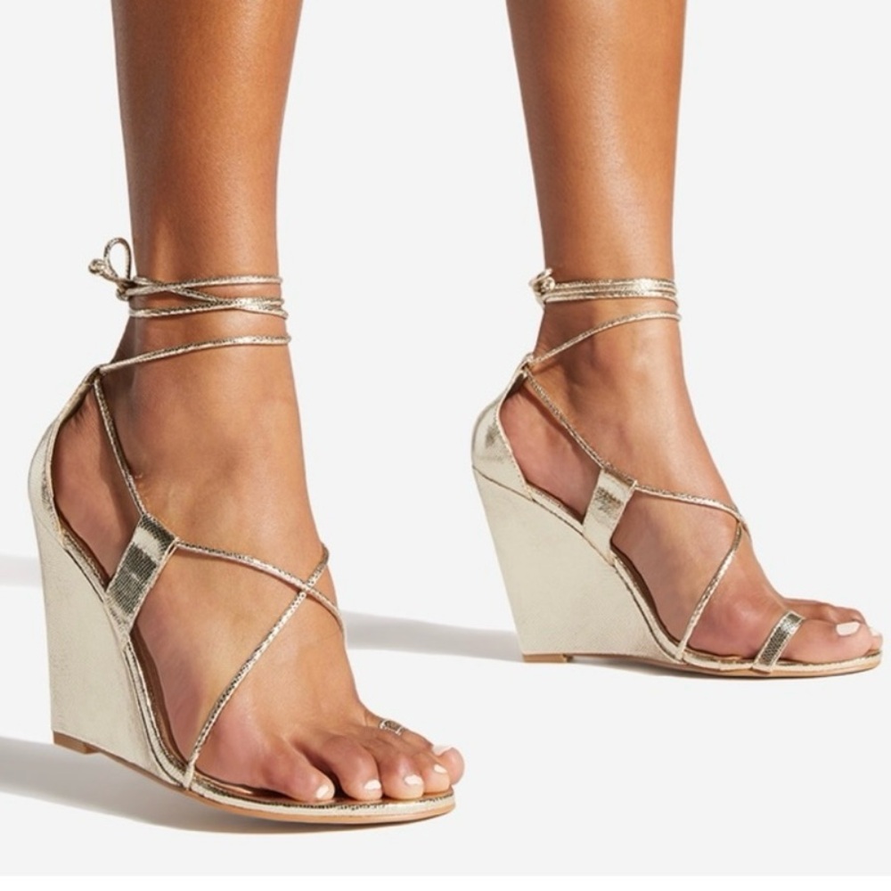 Shoedazzle Gold Wedge with wrap around straps - Size 8